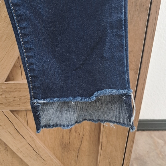 Flying Monkey Sz 27 Distressed Skinny Jeans Raw Hem Pockets Dark Wash Mid Rise - Picture 7 of 13